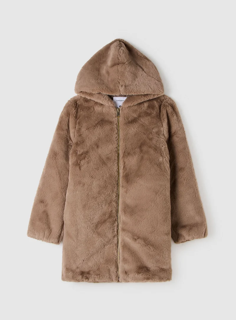 Pelliccia sintetica con cappuccio e zip
