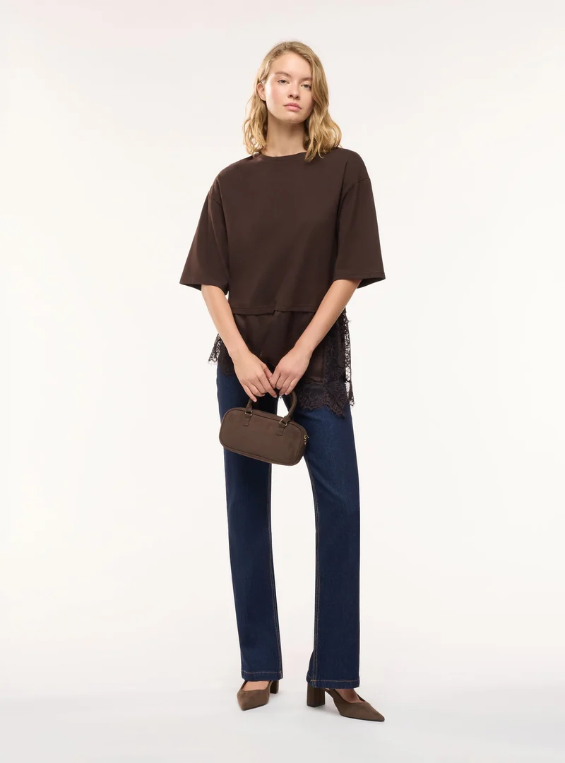 T-shirt con fondo in pizzo