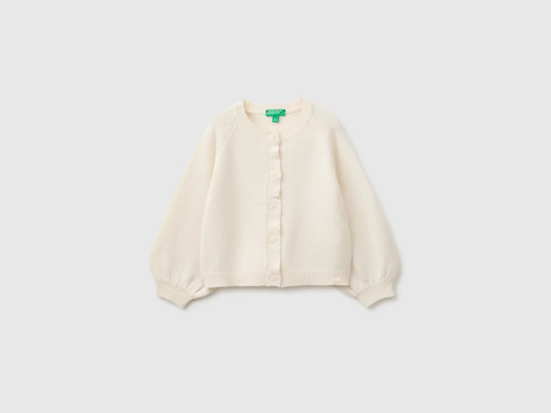 Cardigan girocollo con bottoni