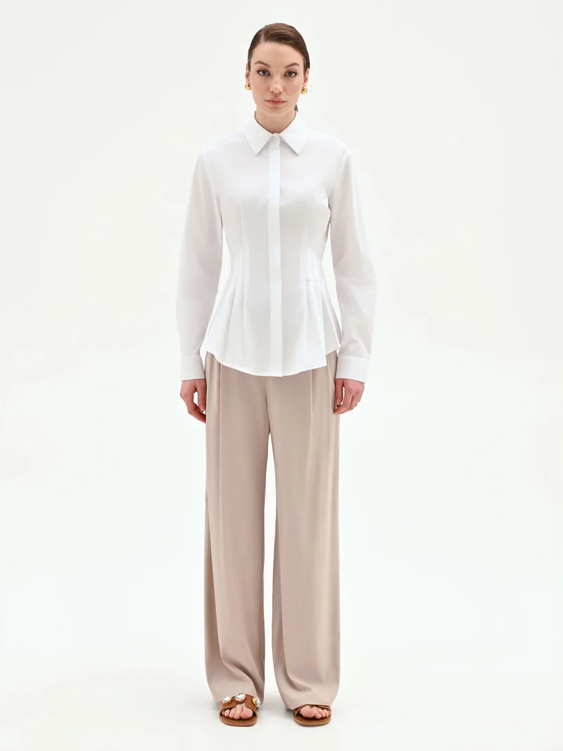 Camicia bianca con baschina