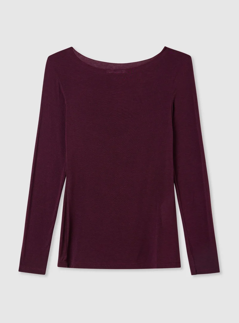 T-shirt a maniche lunghe con scollo a barca