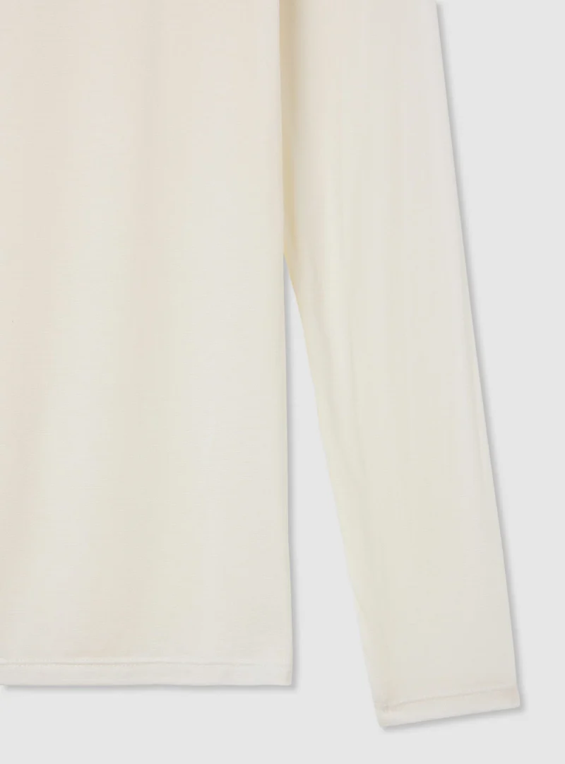 T-shirt a maniche lunghe con scollo a barca