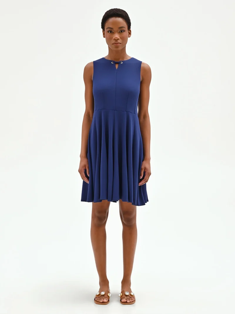 Abito blu fit and flare con scollo a goccia
