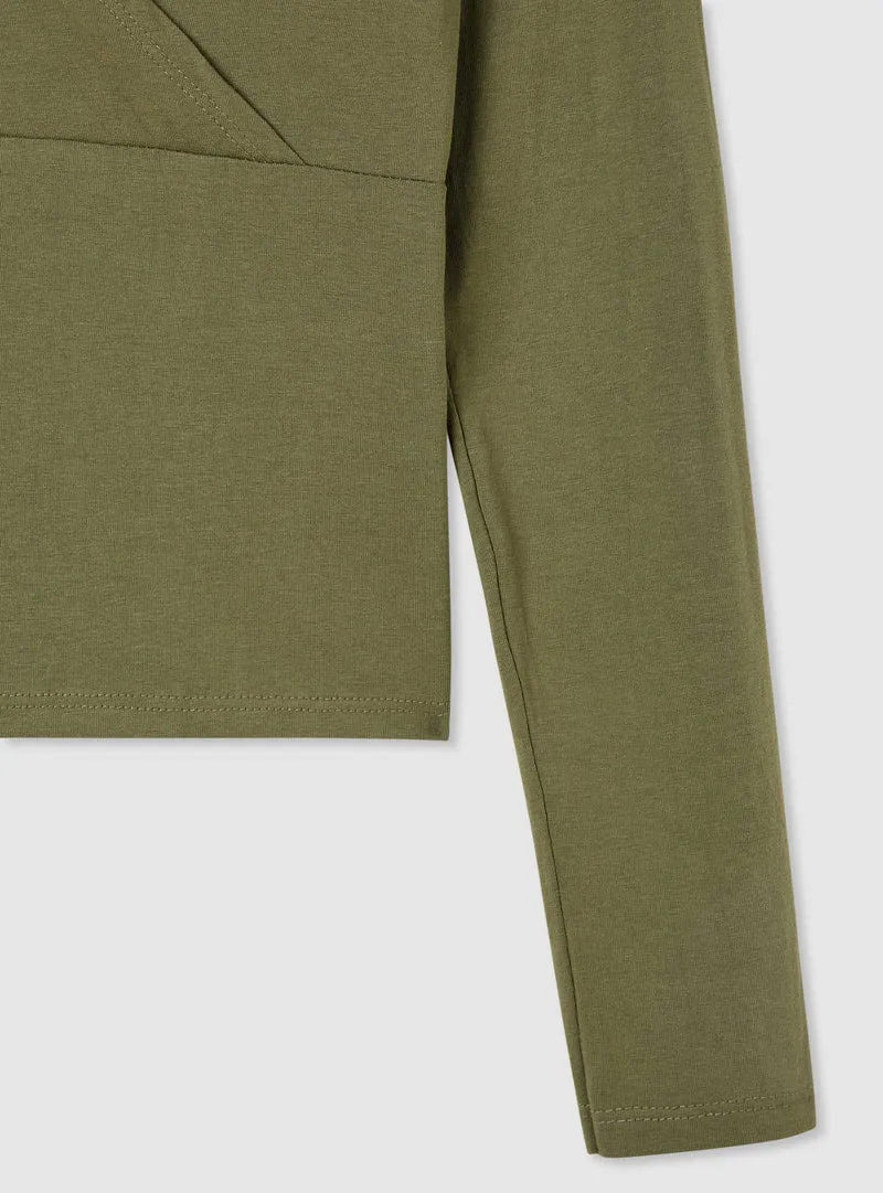 T-shirt a maniche lunghe con scollo incrociato