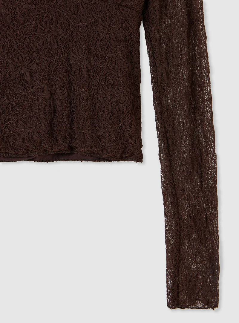 T-shirt in pizzo con scollo a V