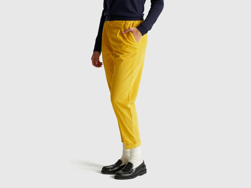 Chino in velluto con vita elasticizzata