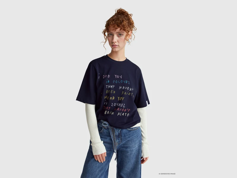 T-shirt blu scuro con stampa Coco Capitán