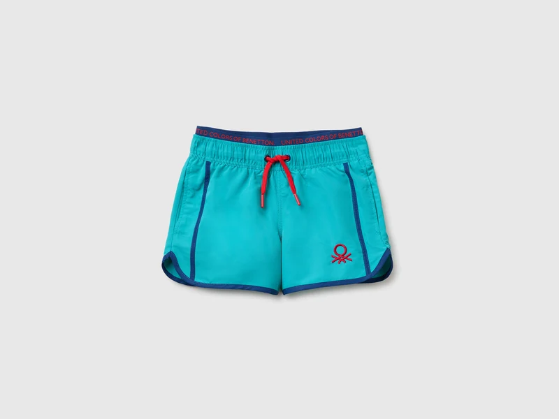 Boxer mare corto