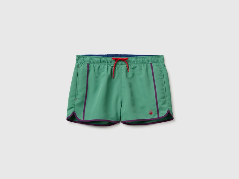 Boxer mare corto