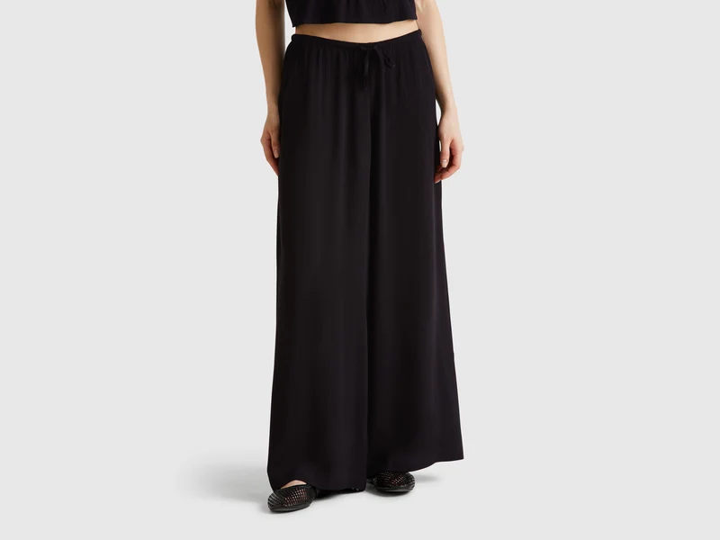 Pantaloni larghi con elastico