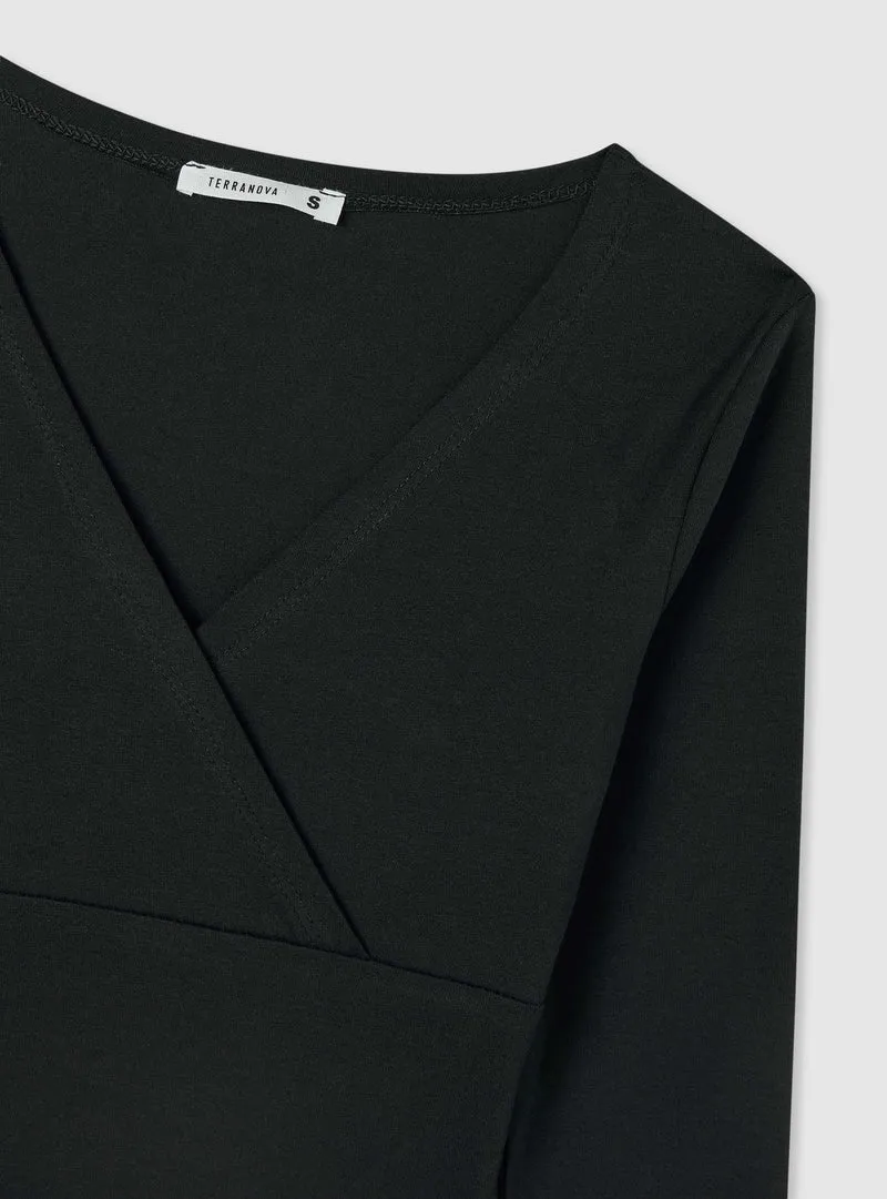 T-shirt a maniche lunghe con scollo incrociato