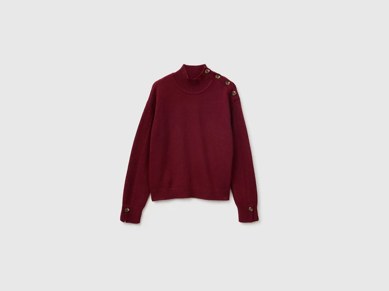 Maglia con bottoni sulla spalla