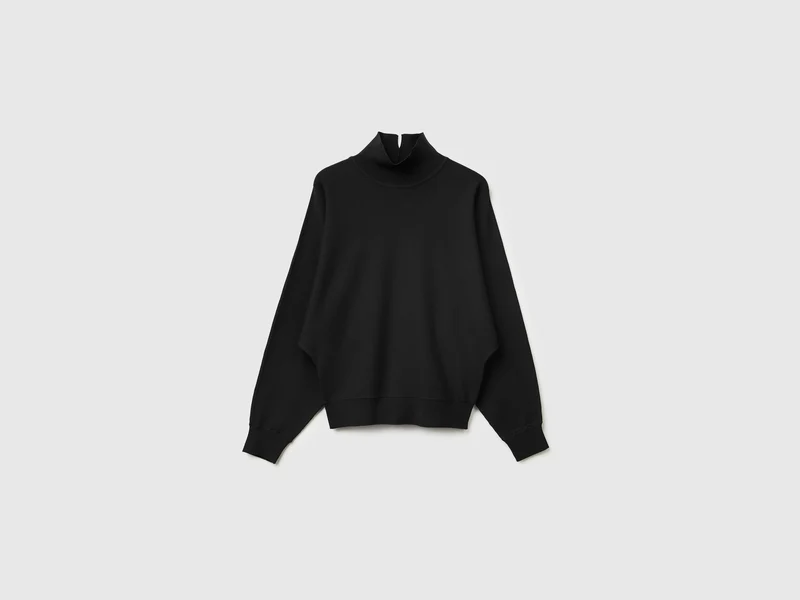 Maglia collo alto con manica a pipistrello