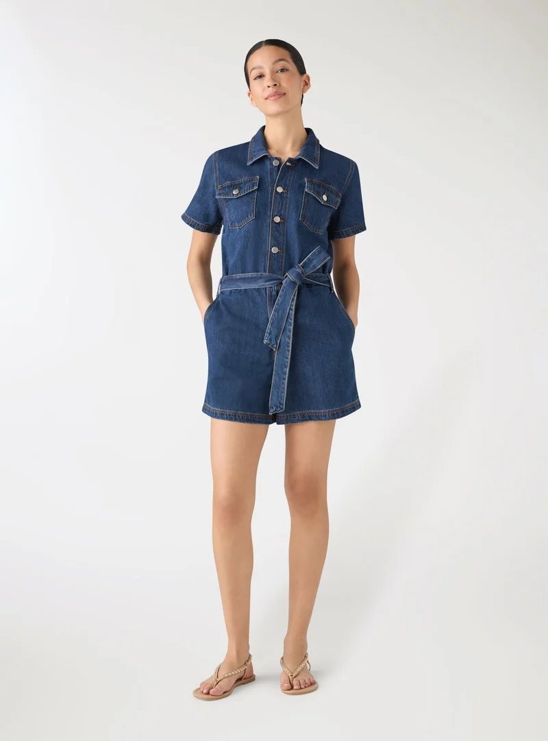 Tuta corta denim a tinta unita con cintura