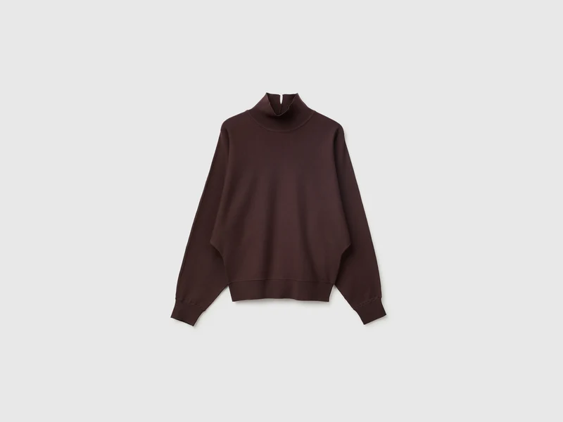 Maglia collo alto con manica a pipistrello