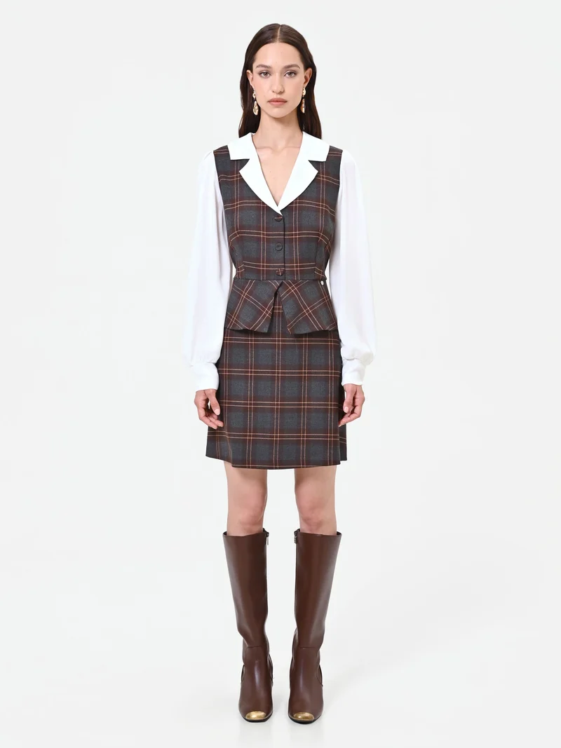Abito marrone con stampa check effetto camicia