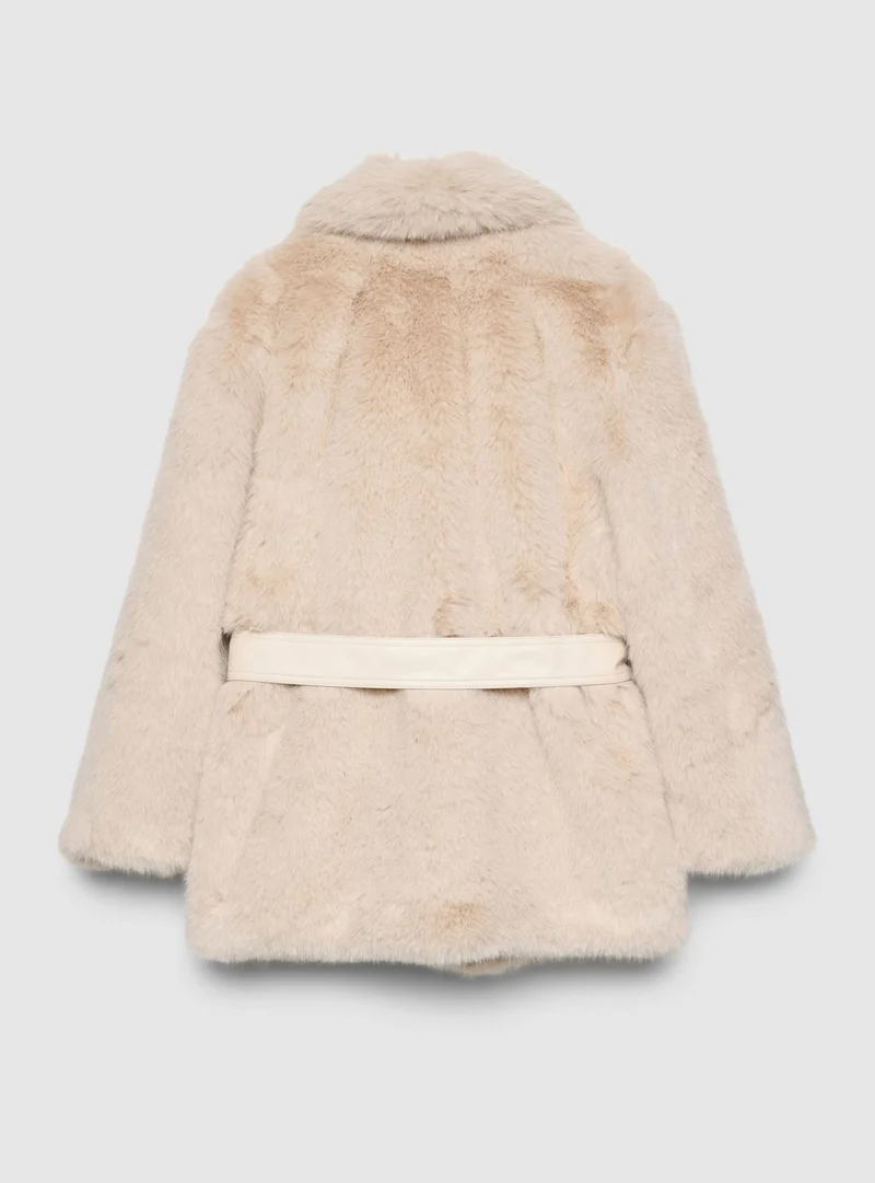 Cappotto effetto pelo lungo con cintura