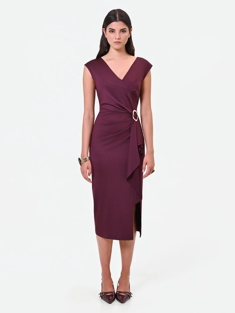 Abito midi drappeggiato bordeaux con fibbia