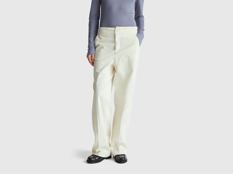 Pantaloni ampi in velluto