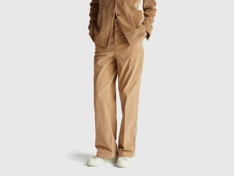 Pantaloni ampi in velluto