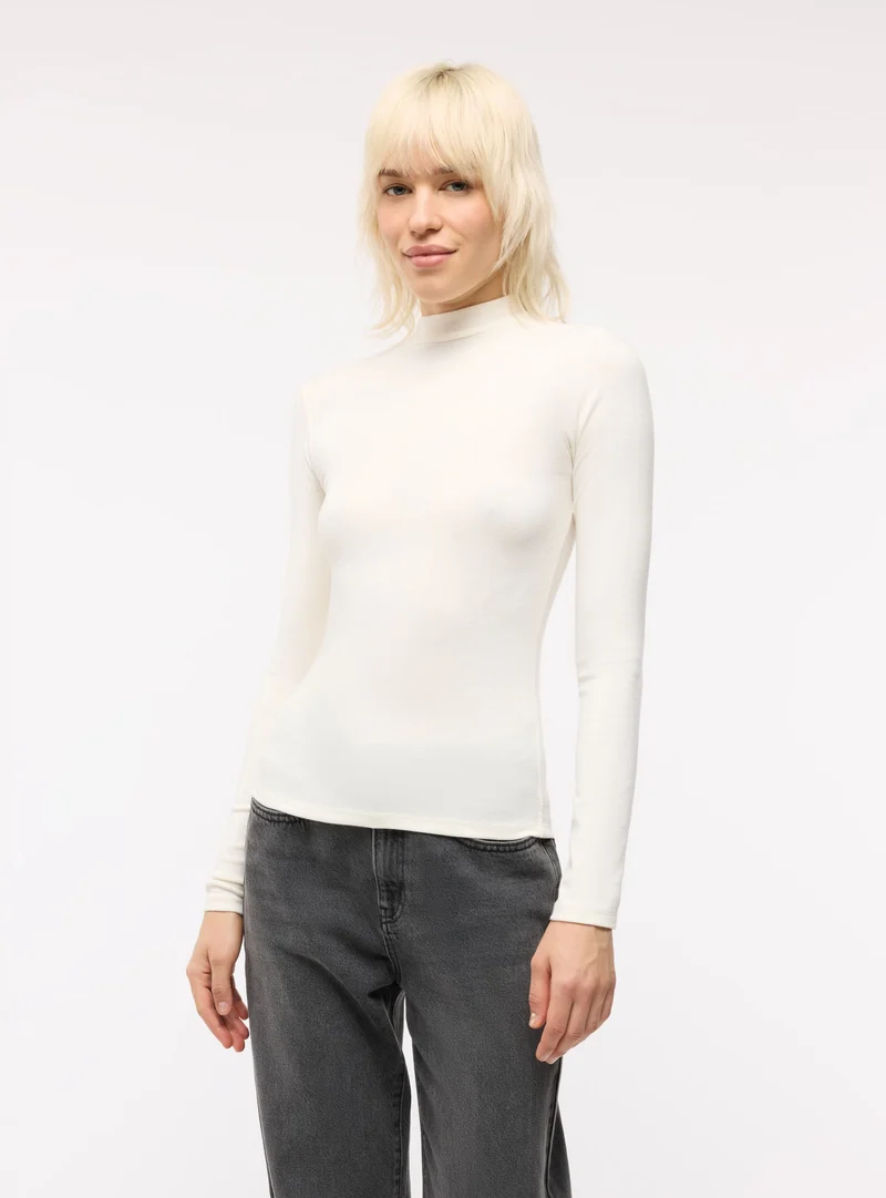 T-shirt con collo lupetto tinta unita