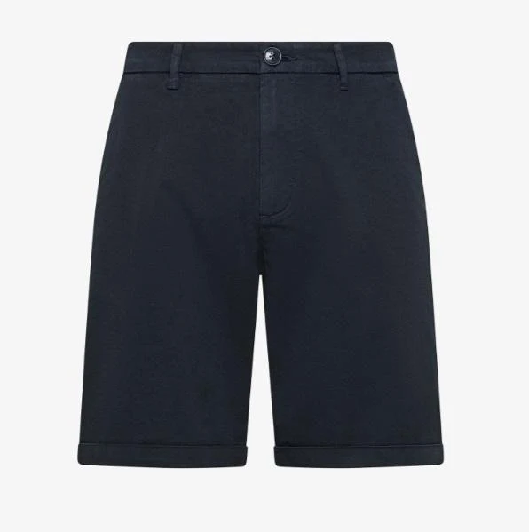 art. b35101: bermuda chino in cotone stretch, con risvolto sul fondo, chiusura con bottone e zip coperta