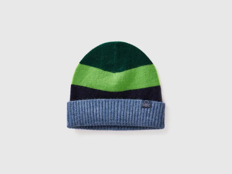 Cappello a righe multicolor