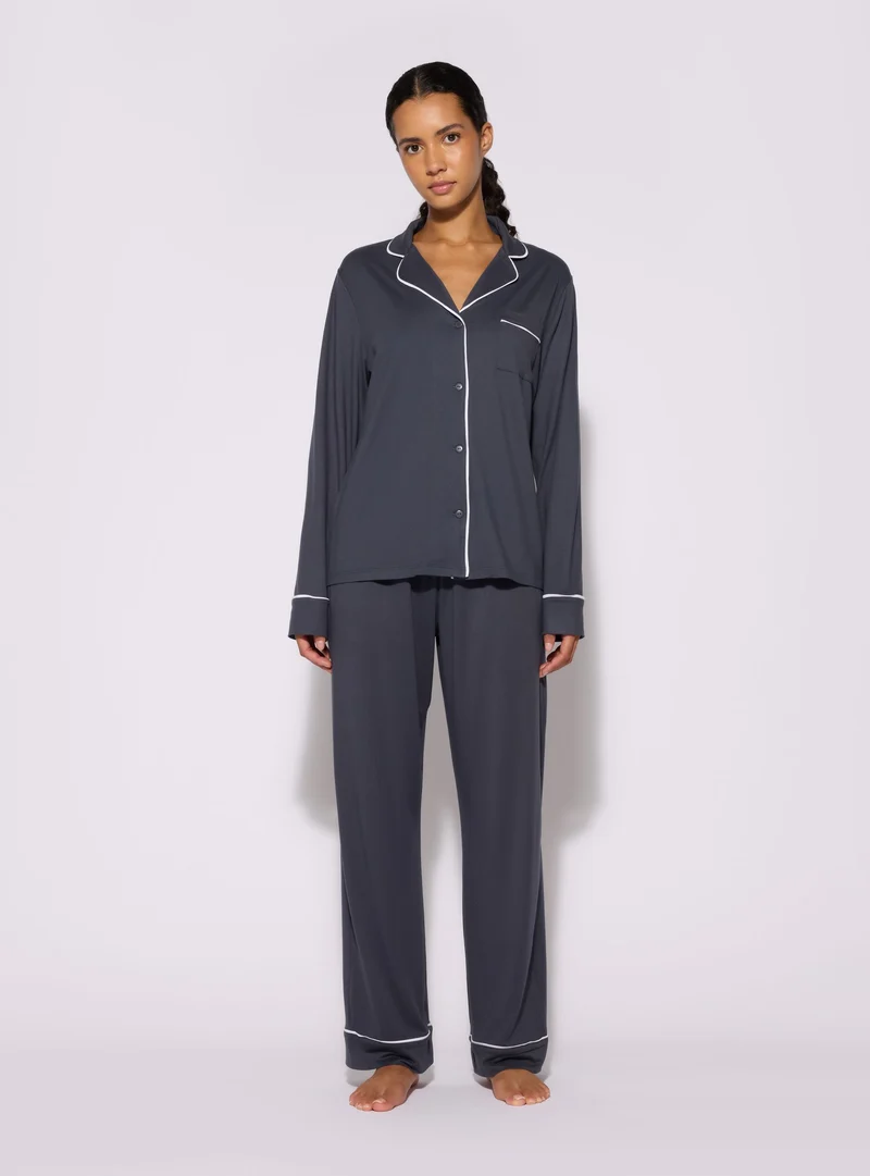 Set pigiama con camicia e pantaloni lunghi