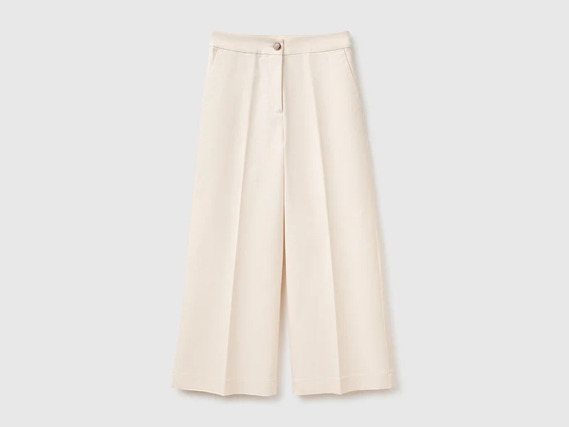 Pantaloni ampi