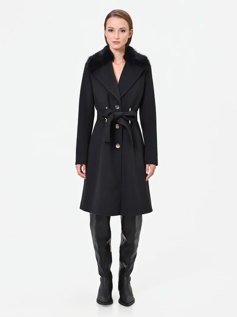 Cappotto nero in velaur con collo effetto pelliccia