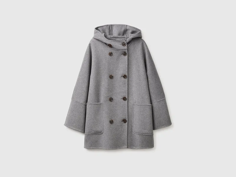 Cappotto doppiopetto con cappuccio