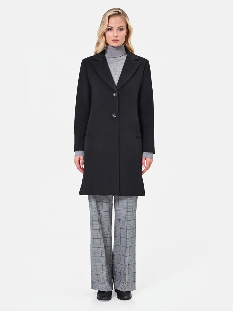 Cappotto nero monopetto dal taglio dritto in velour