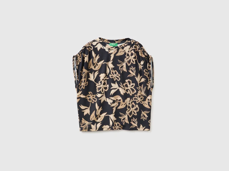 Top fluido con stampa floreale