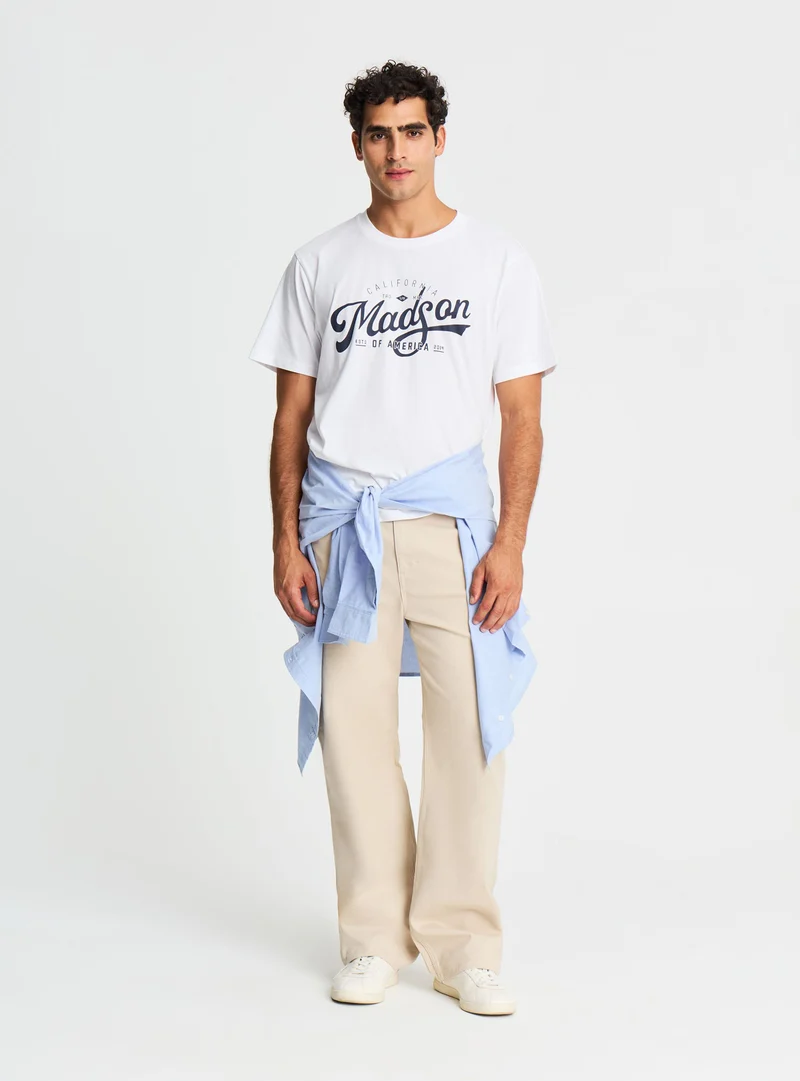 T-shirt comfort con stampa college