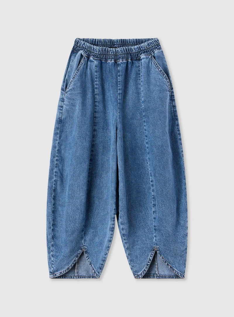 Jeans ampi con elastico in vita