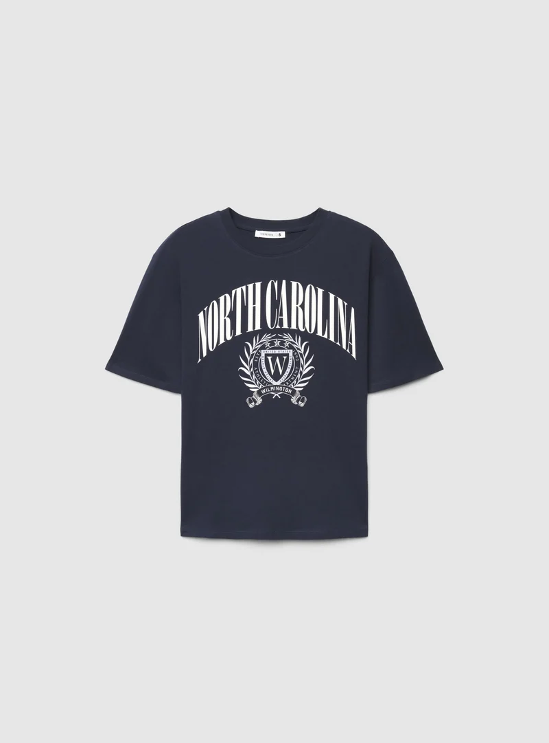 T-shirt maxi con stampa college