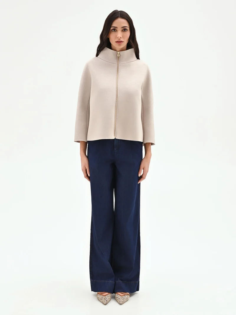 Giacca corta tortora beige con collo a imbuto
