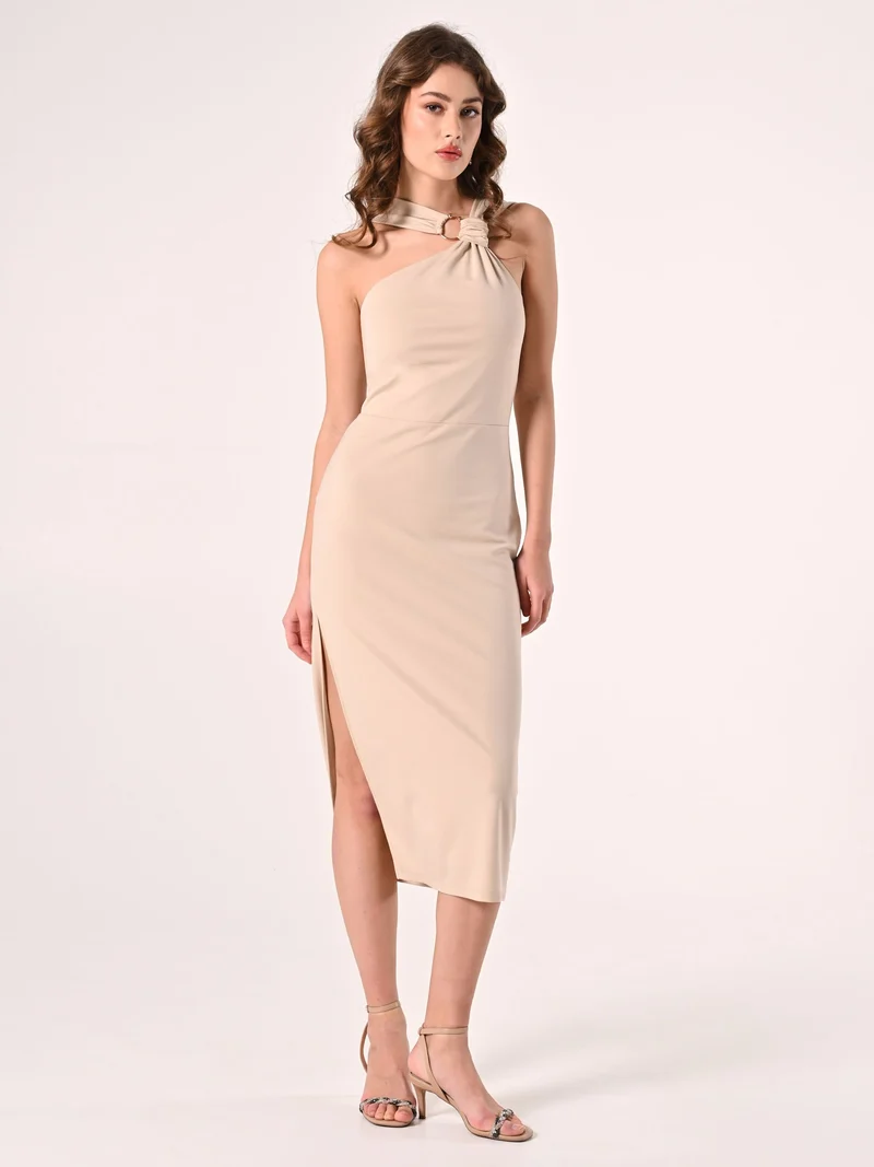 Abito Beige Stretch con Scollo Asimmetrico