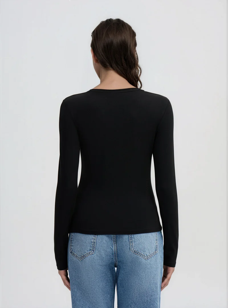 T-shirt manica lunga a tinta unita