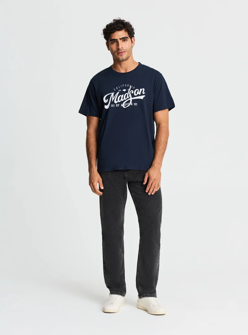 T-shirt comfort con stampa college