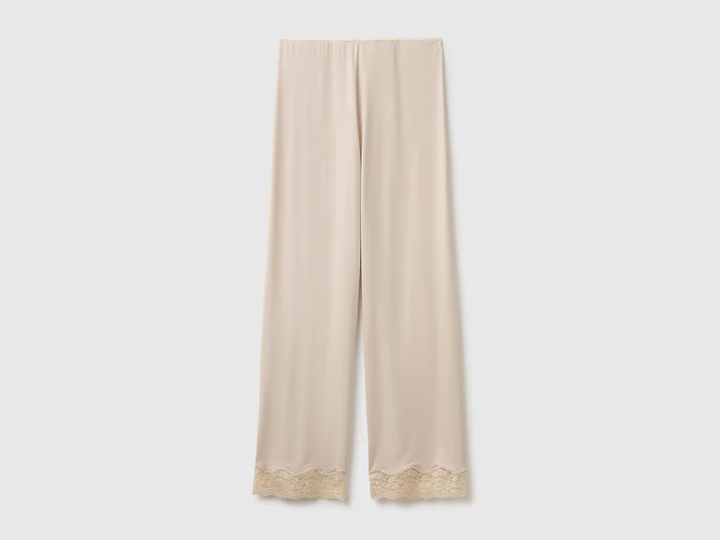 Pantaloni fluidi con pizzo
