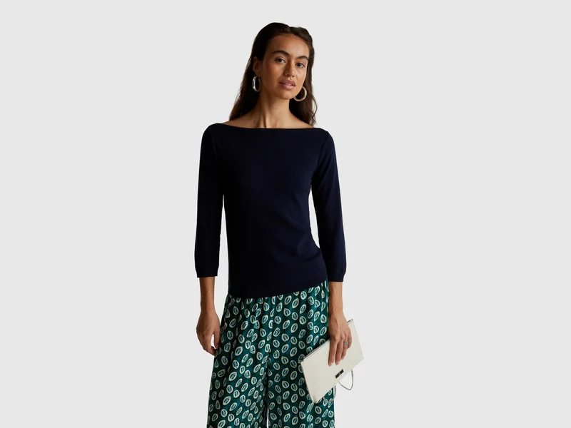 Maglia con scollo a barchetta
