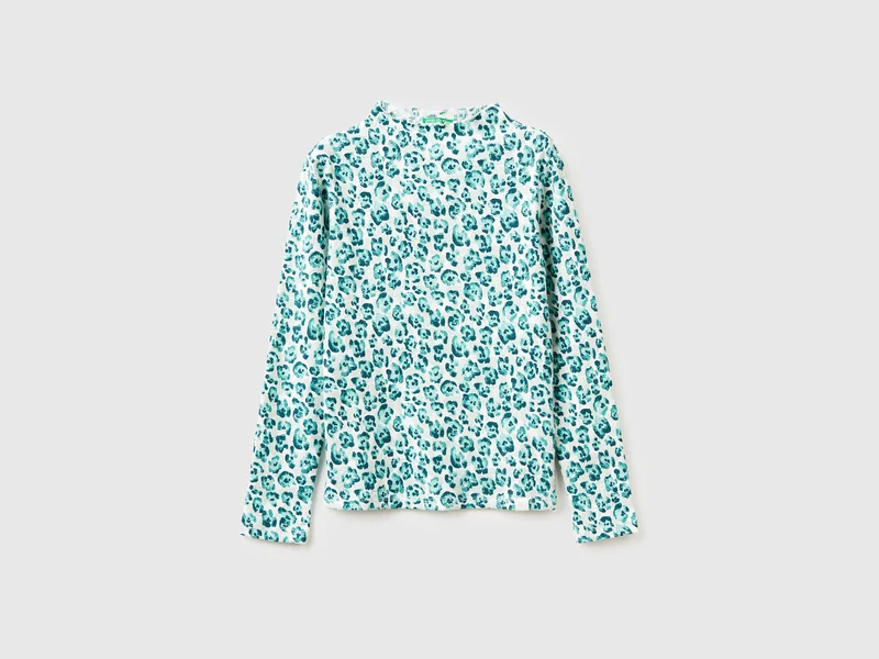T-shirt lupetto azzurra con stampa animalier