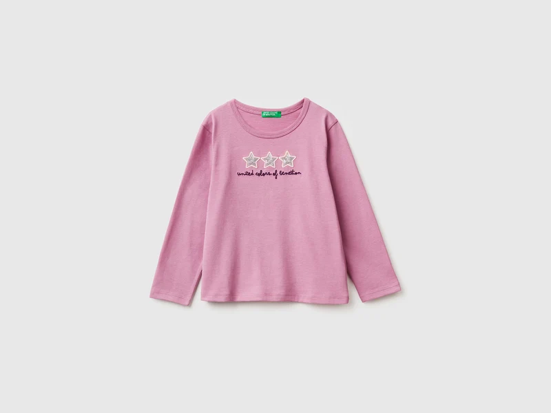T-shirt con stampa e paillettes