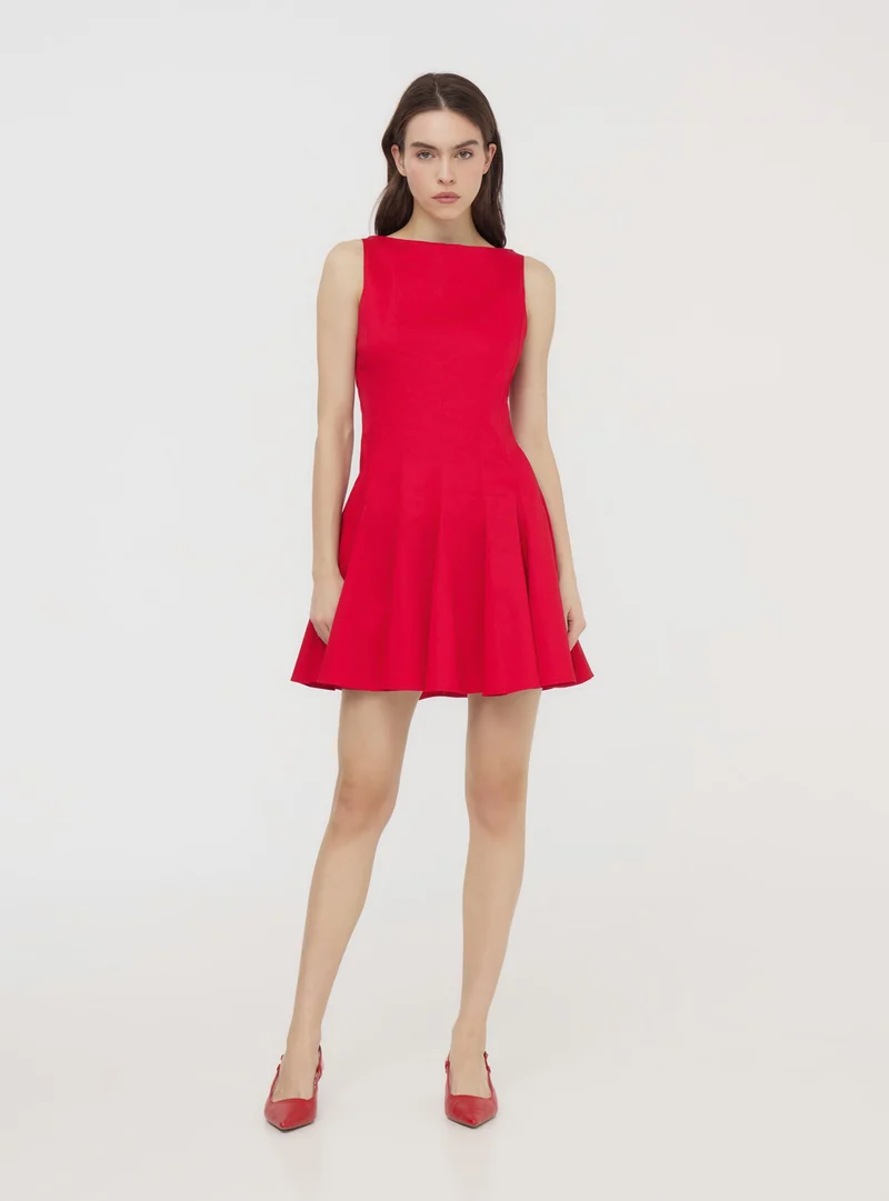 Vestito smanicato godet