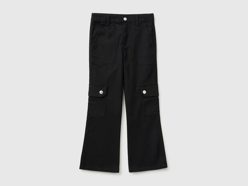 Pantaloni cargo a zampa
