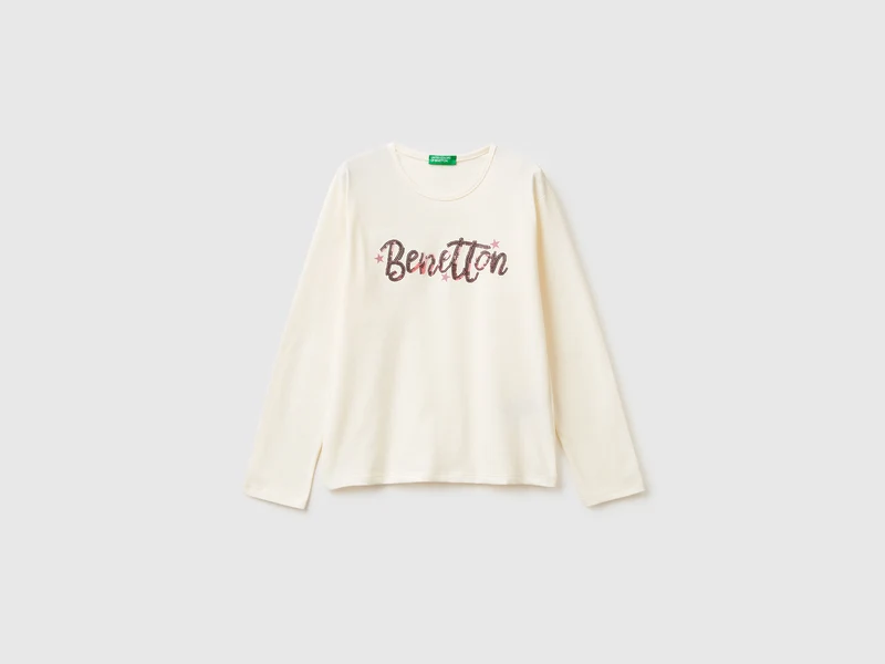 T-shirt in caldo cotone con paillettes