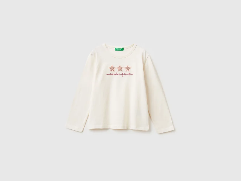 T-shirt con stampa e paillettes