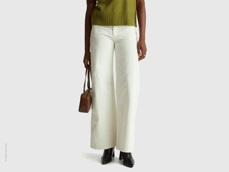 Pantaloni wide fit in velluto