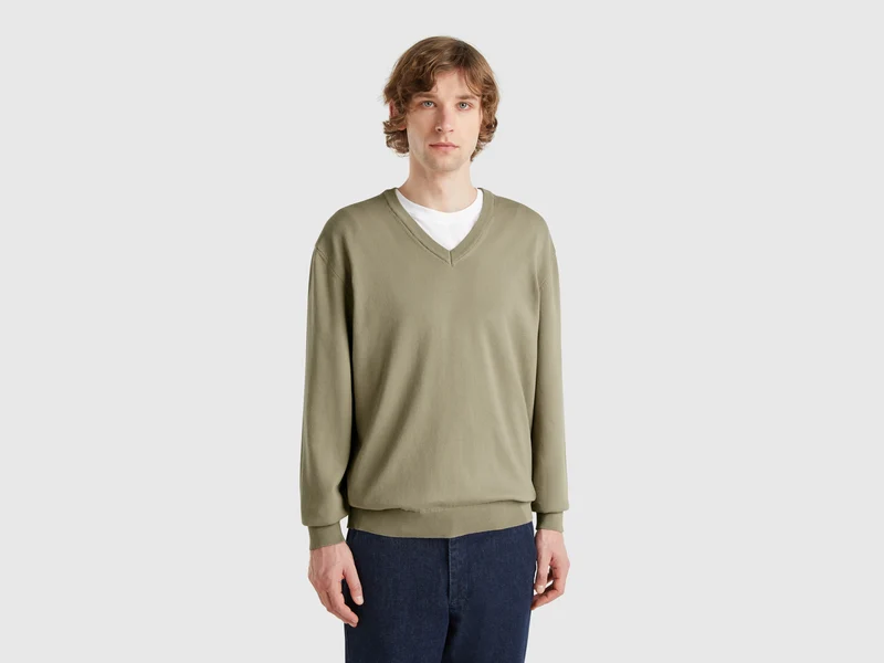 Maglia in puro cotone con scollo a V